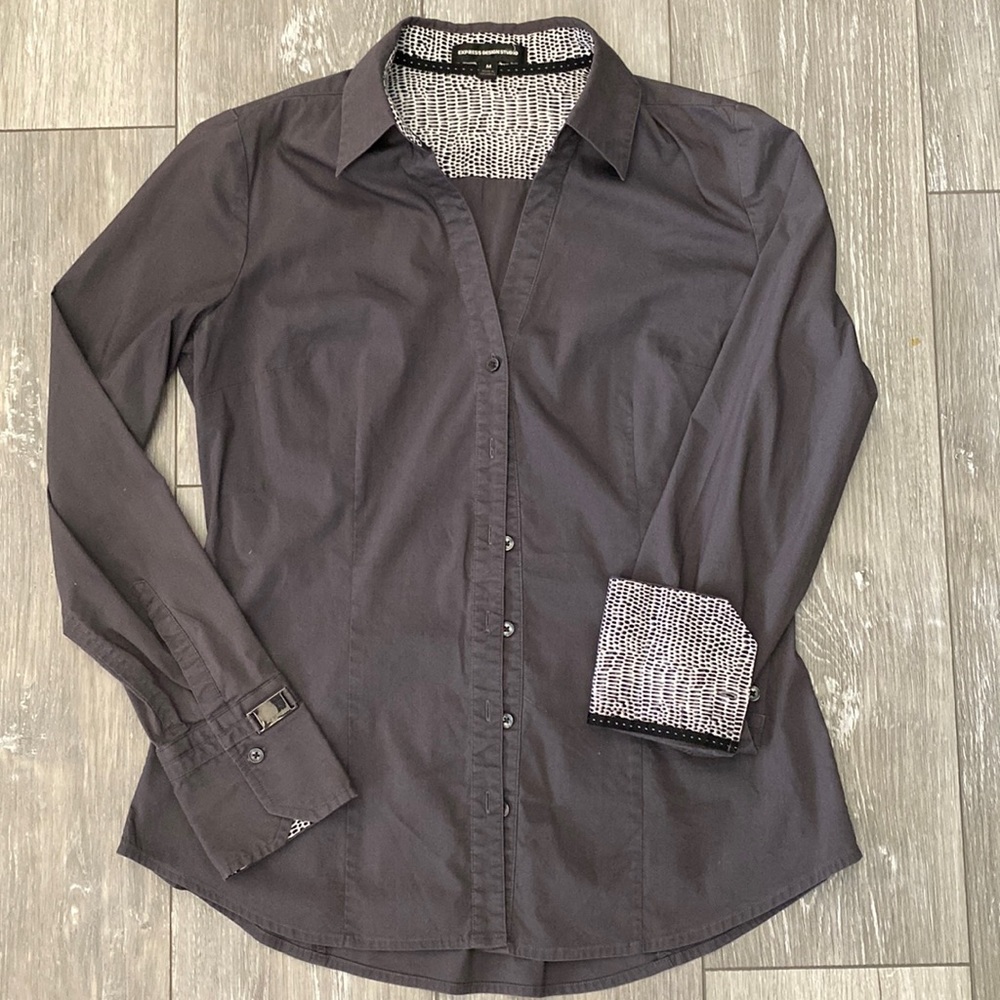 Express Button Up Top - Picture 3 of 10